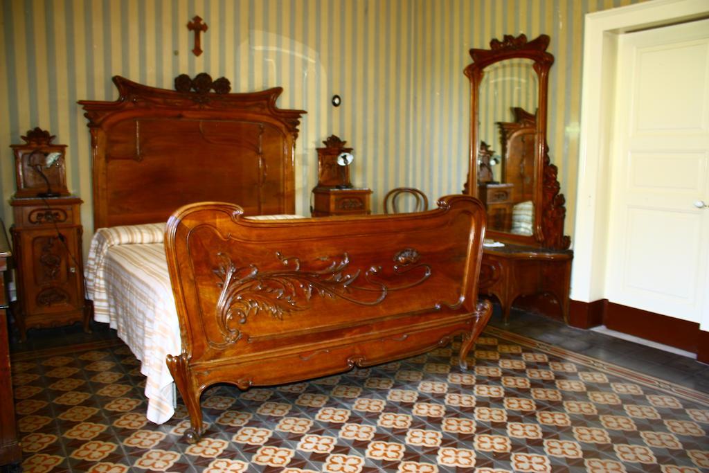 B&B Sotto I Pini Zafferana Etnea Szoba fotó