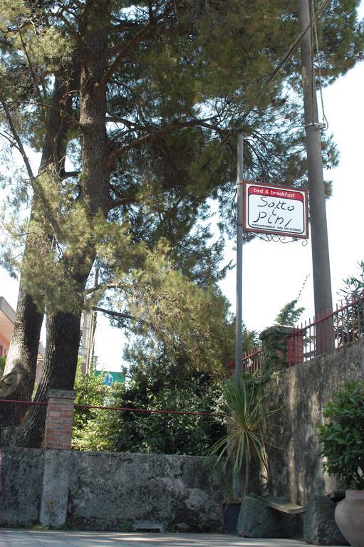 B&B Sotto I Pini Zafferana Etnea Kültér fotó